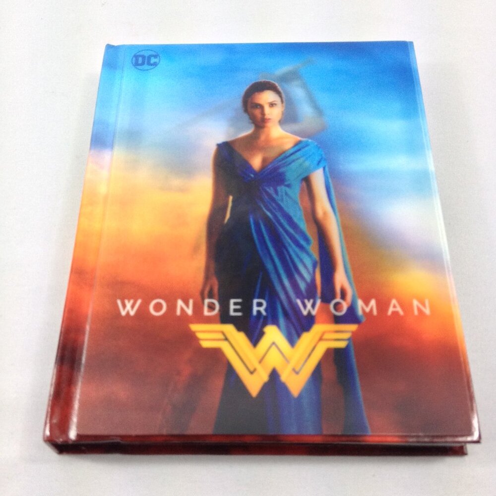 Wonder Woman-2017-Gal Gadot- 2 Disc Blu-ray DVD and 3D Lenticular Book Used